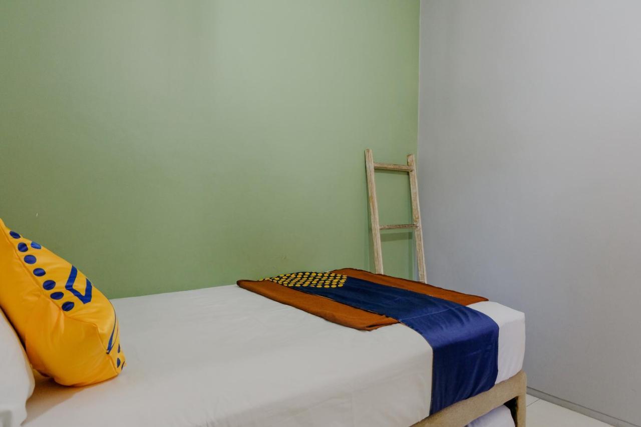 Spot On 1712 Griya Shanta Residence Malang Exterior photo